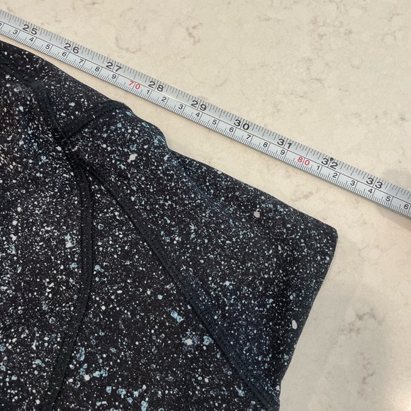 HIGH rise lulu size 6 with mesh tight - Picture 7 of 14